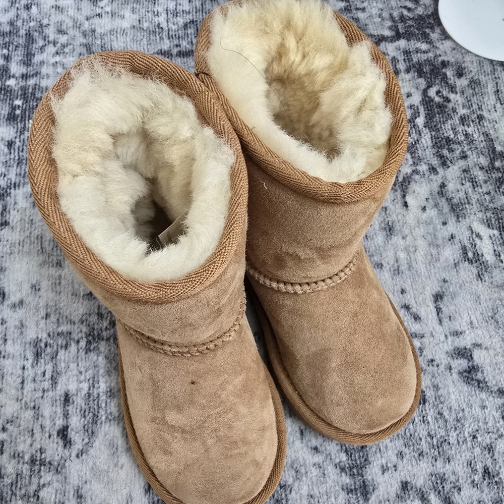 Classic Kids Ugg Shearling Boot